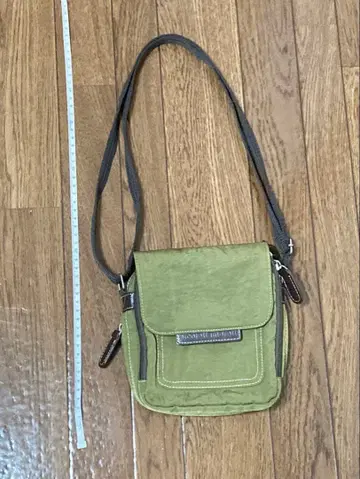 올리브 그린 숄더백 캔버스풍