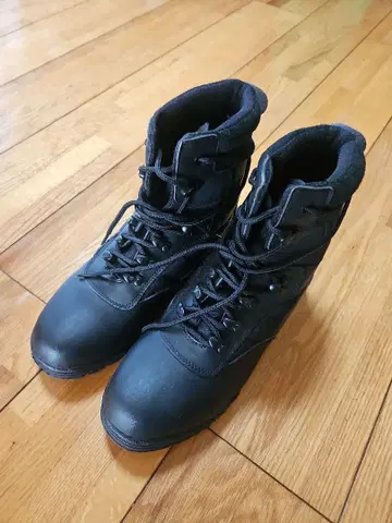 블랙 하이컷 부츠 사이즈 7