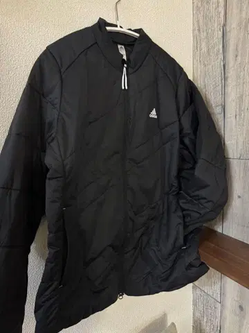 adidas 블랙 퀼팅 자켓
