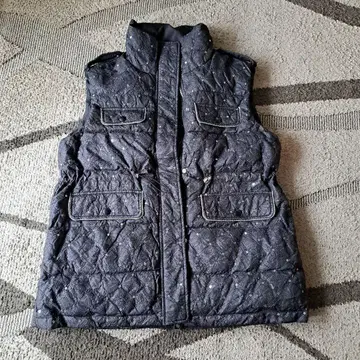 새상품 히비야 부티크 2025년 스팽글 블랙 화려한 다운 베스트