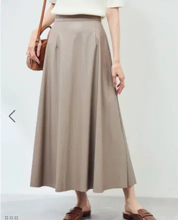 로페피크닉 신세틱 가죽 플레어 롱 스커트 M 사이즈