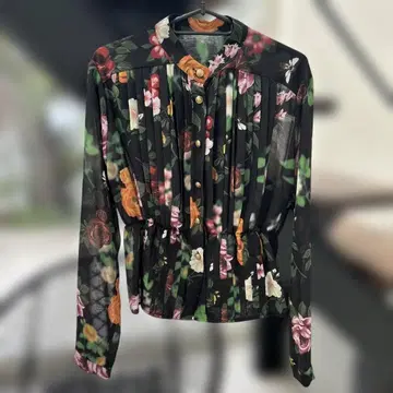 AMERI 꽃무늬 플리츠 긴팔 셔츠