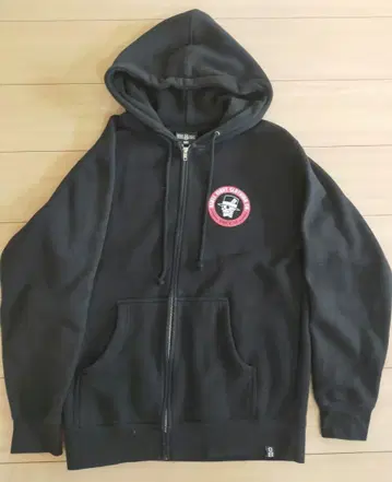 REBEL EIGHT 스컬 프린트 후드티