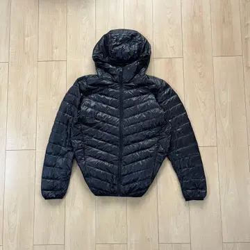 UNIQLO 울트라 라이트 다운 블랙 S 쇼트 기장 몽벨 네쥬