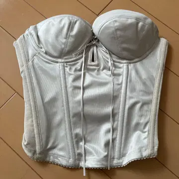 베이지 스트랩리스 브라이덜 이너 C70