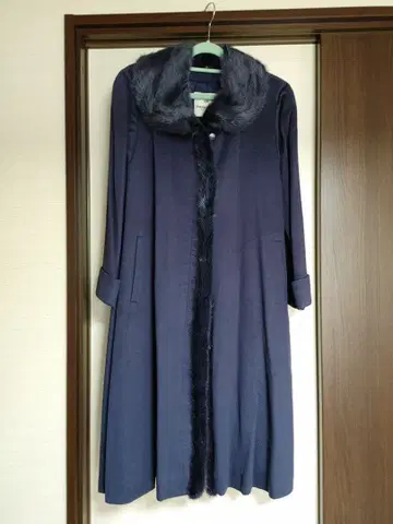 네이비 퍼 옷깃 캐시미어 롱 코트