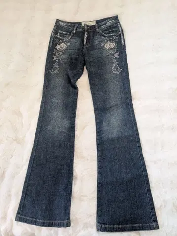 자수 비쥬 부츠컷 데님 플레어 데님 사이즈 40/L 사이즈