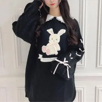 Honeycinnamon 아플리케 니트 원피스 블랙 x 핑크