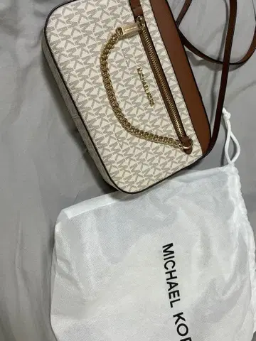 MICHAEL KORS 모노그램 숄더백