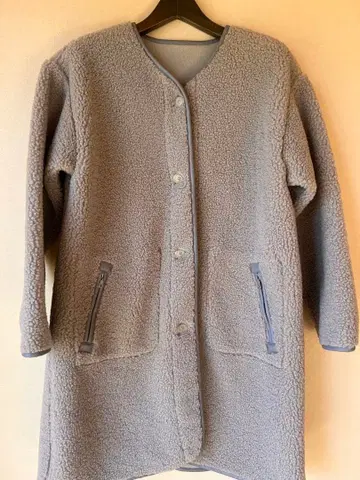 그레이 보아 자켓 무릎 위 기장