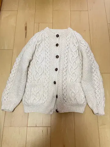 BLARNEY 케이블 니트 가디건 아이보리