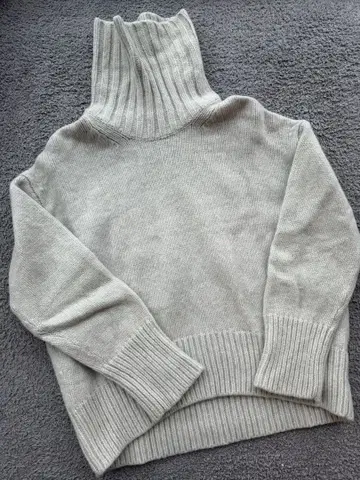 새상품급 GALERIE VIE 파인 울 하이넥 풀오버