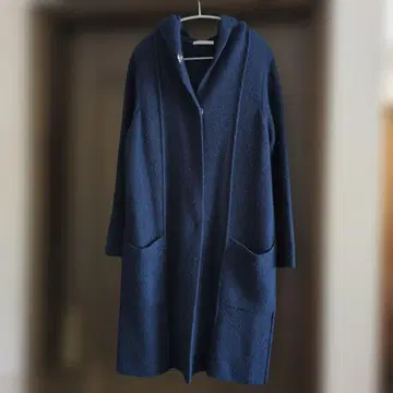 케이하야마플러스 후드 부착 네이비 니트 코트