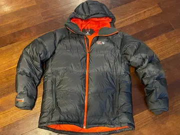 마운틴 하드웨어 다운 자켓