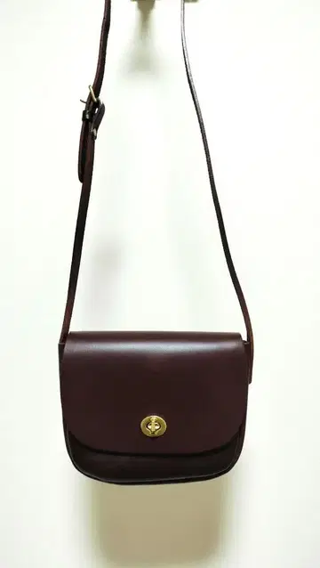 미미 베리 숄더백 브라운