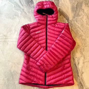 MAMMUT 핑크 후드 다운 자켓 PERTEX QUANTUM