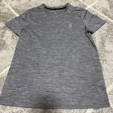 on 여성용 T셔츠 S 사이즈 그레이