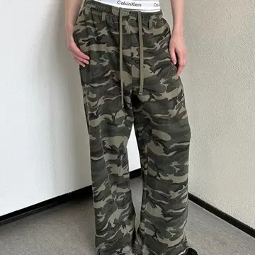 seo 한국 브랜드 카모플라쥬 스터드 스웨트 팬츠