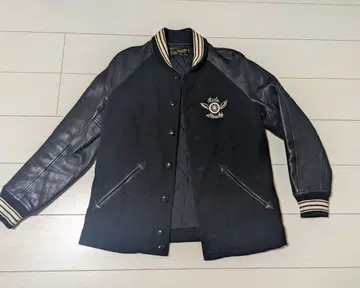 쿠티 바시티 자켓