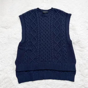 새상품급 플로렌트 케이블 니트 울 혼방 니트 베스트 네이비 루즈핏