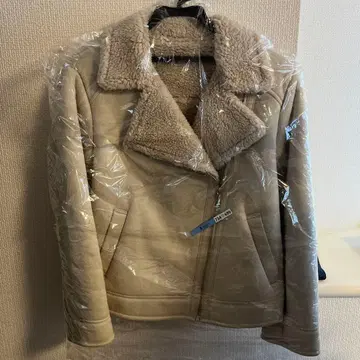 BE RADIANCE 베이지 퍼 옷깃 자켓