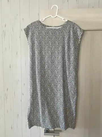 BEAUTY&YOUTH 슬리브리스 무릎 기장 원피스