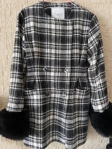 다리치 체크 무늬 퍼 롱 코트