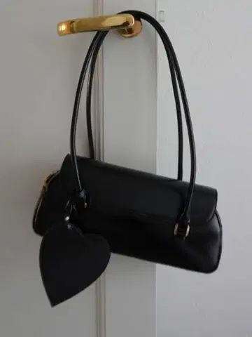 택 포함 새상품 dazzlin 하트 참 스퀘어 박스 백