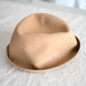 mature ha. 백 스티치 울 프리 햇 베이지