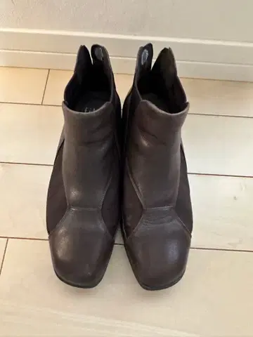 fitfit 브라운 가죽 숏부츠