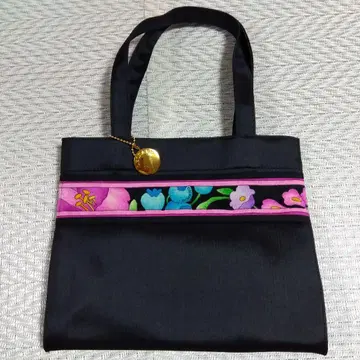 LEONARD 블랙 새틴 꽃무늬 토트백