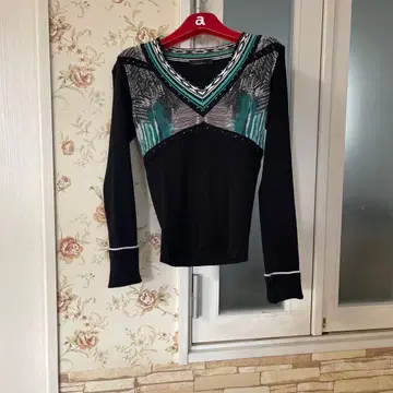 CARL OPIK 리브 니트 V넥 블랙 터콰이즈 촉감 좋은