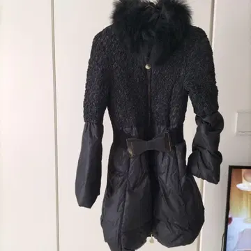 퍼 포함 다운 코트