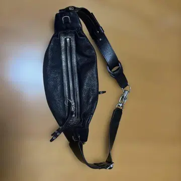 가죽 바디백 블랙 VINTERKS