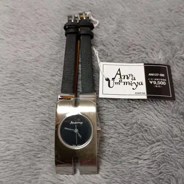 우메미야 안나 손목시계