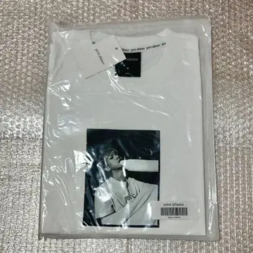 백현 prive alliance 셀카 T셔츠 1