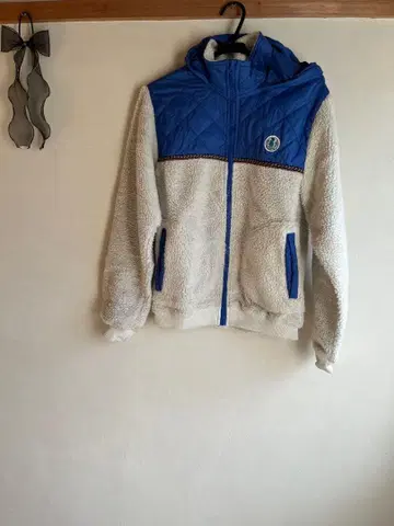 Titicaca 플리스 자켓 M 사이즈 화이트/블루