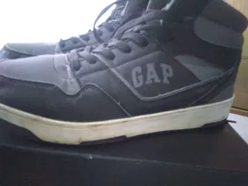 GAP 블랙 하이컷 스니커즈