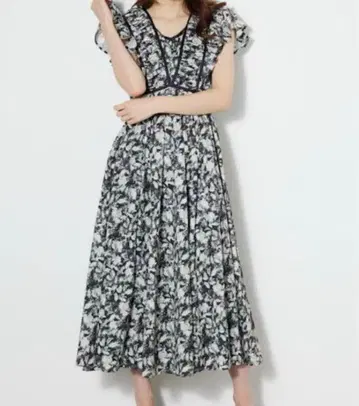 rienda 꽃무늬 프릴 소매 맥시 드레스 S 사이즈