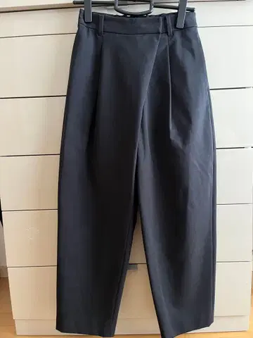 Human woman 스트레치 분또 턱 테이퍼드 팬츠