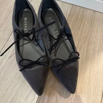 LE TALON 그레이 스웨이드 플랫슈즈 펌프스 23.5