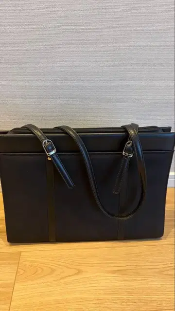 I.M.G.N. 블랙 토트백