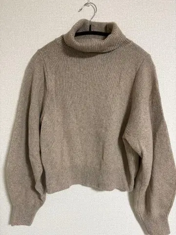 UNITED ARROWS 베이지 터틀넥 니트