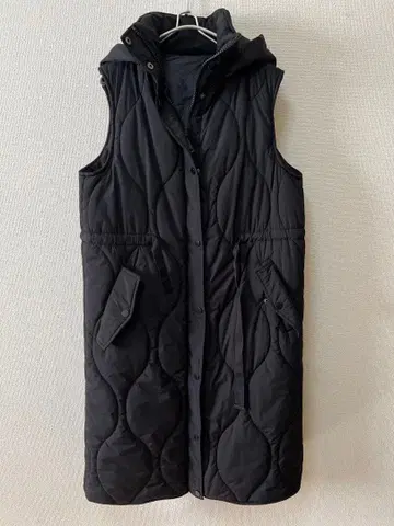 ZARA 블랙 퀼팅 다운 롱 베스트 후드 부착 M 사이즈