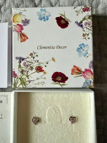 Clementia Decor 하트형 귀걸이 핑크 스톤