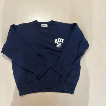 overPrint 네이비 맨투맨