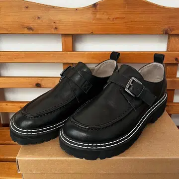 여성용 KISCO U칩 슈즈 블랙 가죽 신발 정가 2만 엔