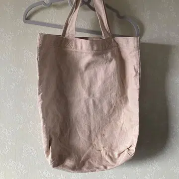 베이지 토트백 심플한 디자인