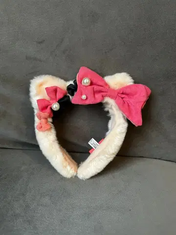 퍼 소재 리본 포함 키티 머리띠