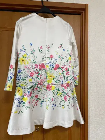 가격 협의 대환영 체스티 화려한 꽃무늬 원피스